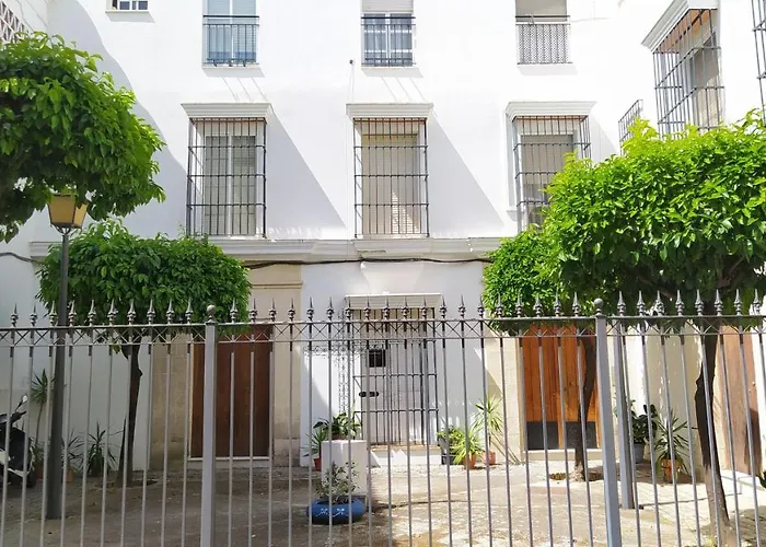 Sherryflat Claveles - Parking